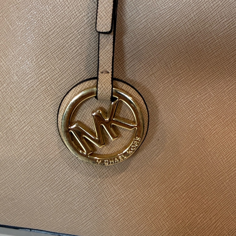 Michael Kors Pale Pink Leather Tote Bag - Picture 4 of 9